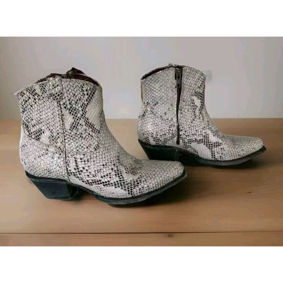 Freebird by Steven Size 7 Boots Miramar Snak  Leather Buckle Pointed Toe - Picture 4 of 9